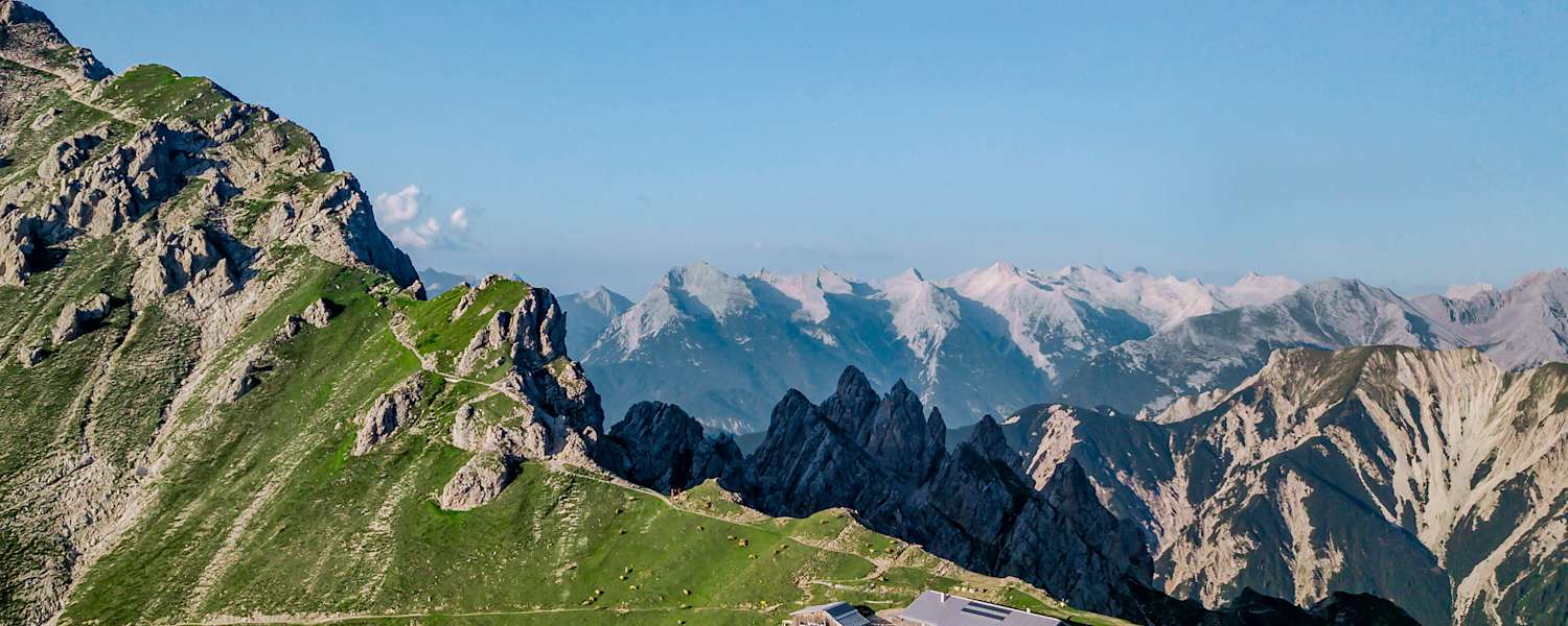 Die Nördlinger Hütte (2.239 m) im Karwendel (Tirol)