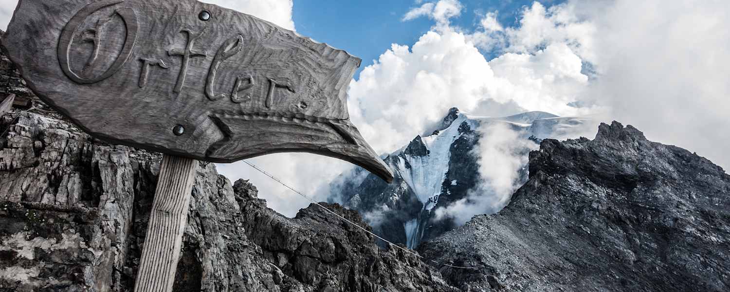 Ab der Julius Payer Hütte beginnt der anspruchsvolle Teil des Normalweges auf den Ortler