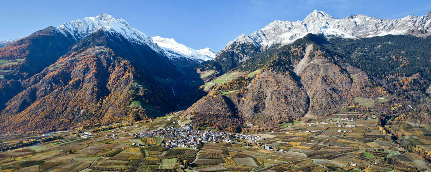 Das Dörfchen Partschins in Südtirol