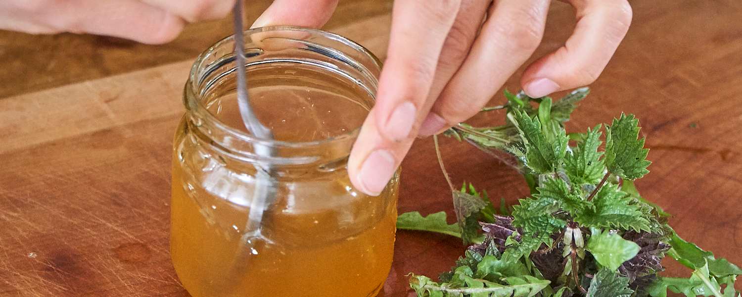 Selbstgemachter Kräuteressig