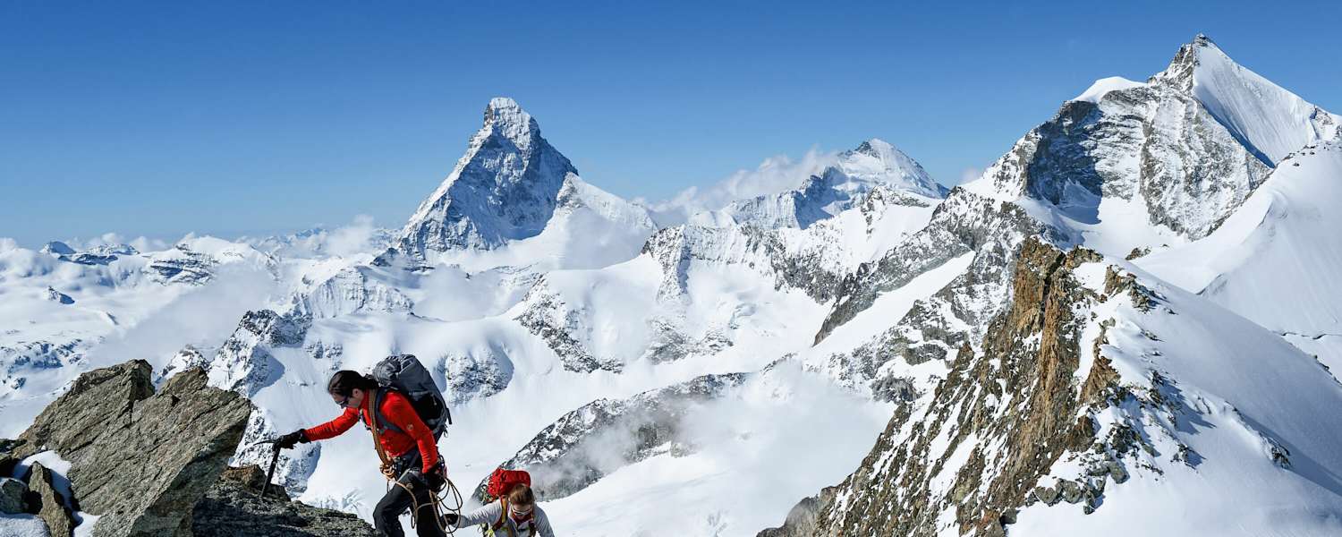 Mammut Alpine Festival: Bergsteiger in den Walliser Alpen rund um Zermatt