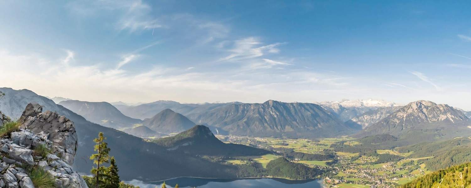 Der Altausseer See mit dem Dachsteinmassiv im Hintergrund