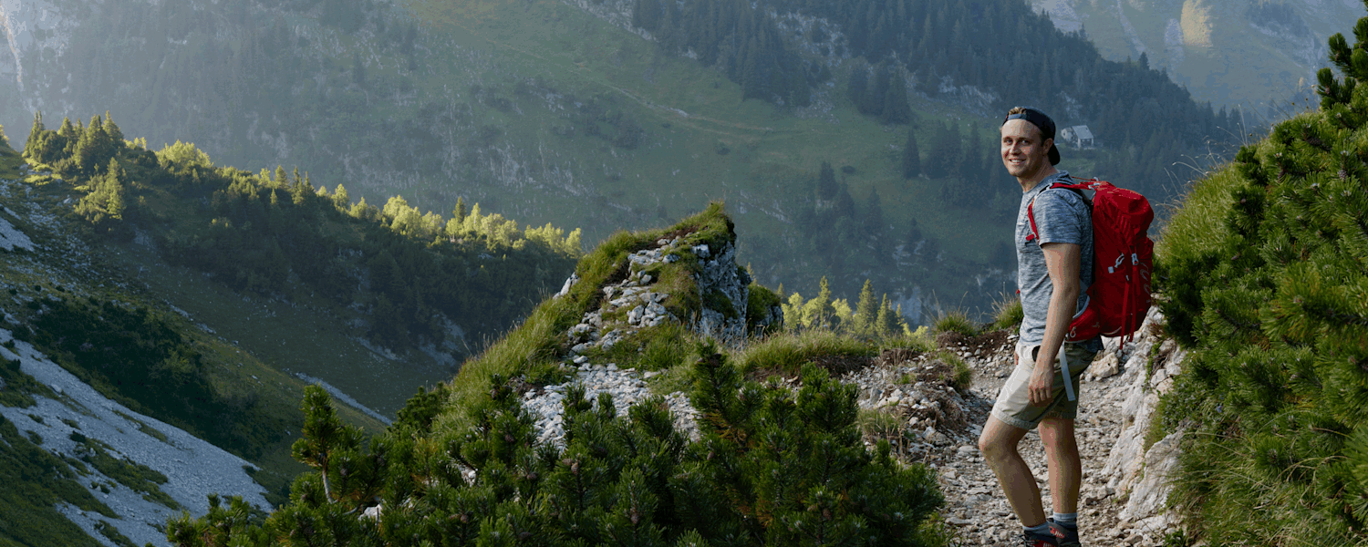 Wanderer am Alpstein in den Appenzeller Alpen in der Schweiz