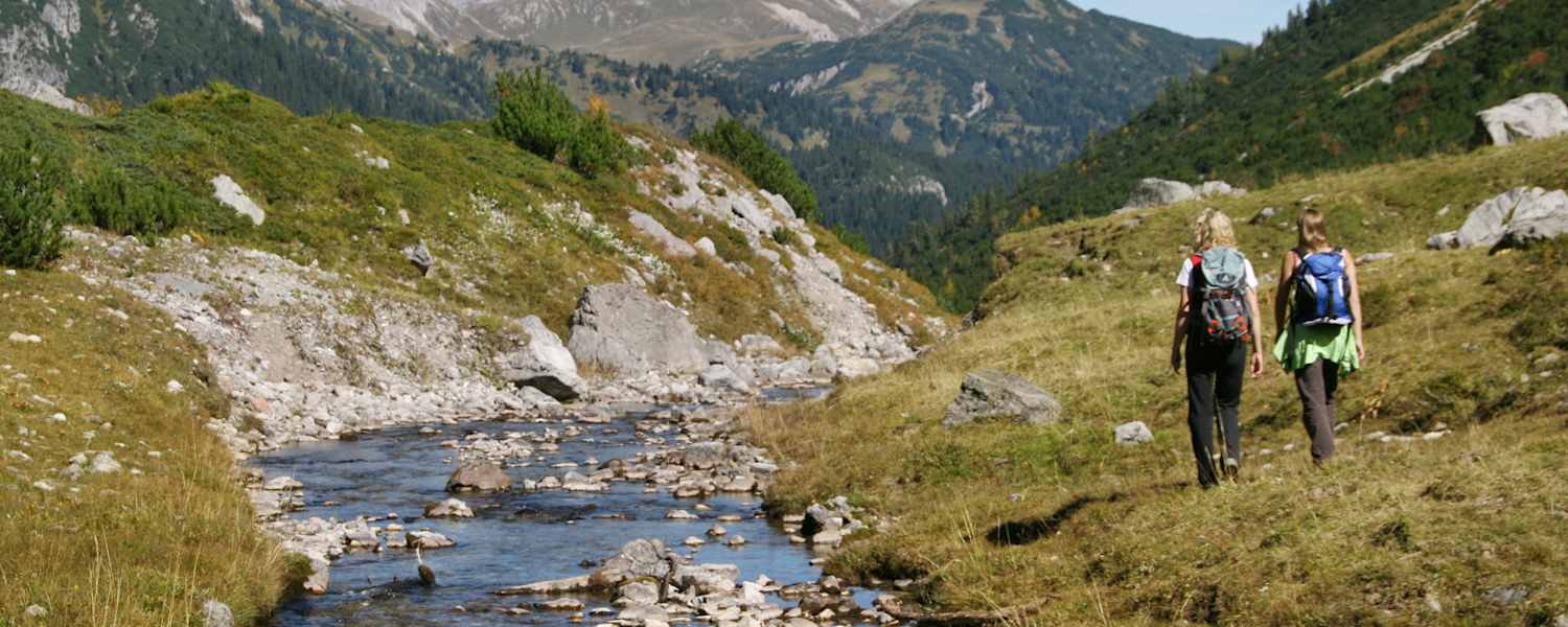 Am jungen Lech entlang des Lechwegs