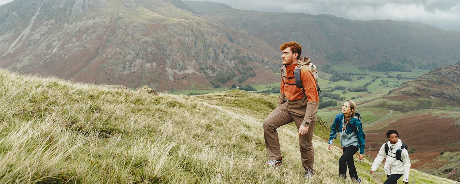 Nach Feierabend auf Entdeckungstour: Wie verraten, wie After-Work-Wandern deine Woche bereichert.