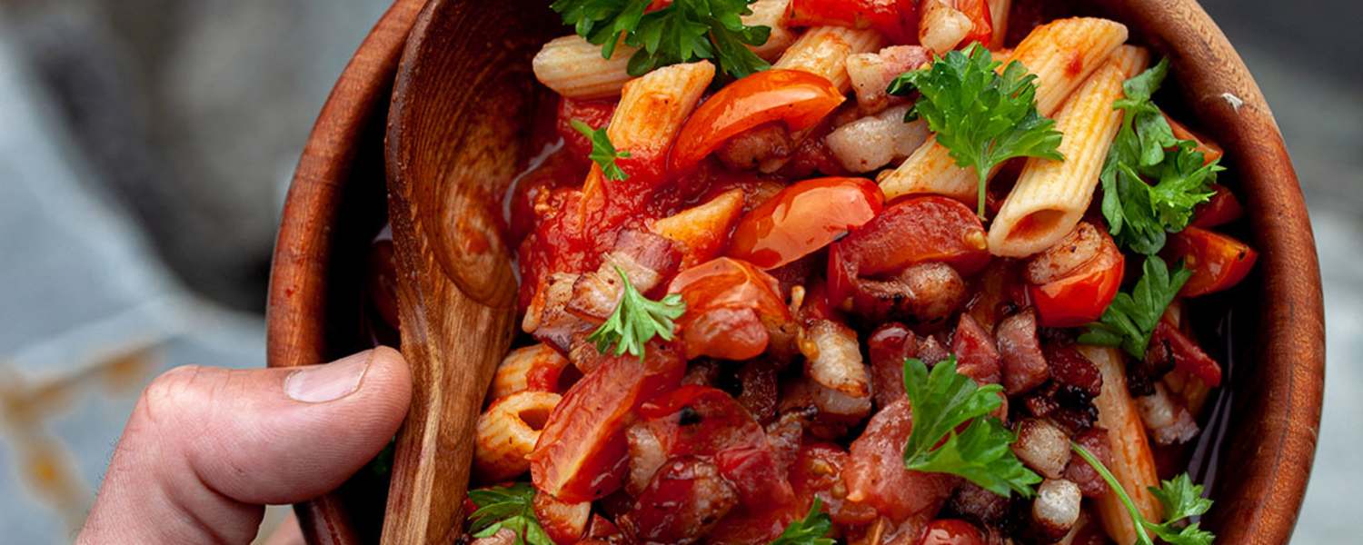 Camping Rezept Pasta Tomaten Speck Bohnen