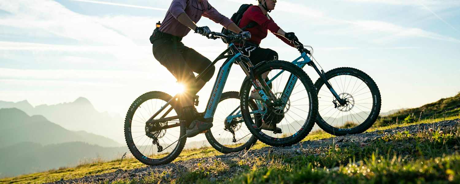 Mit dem E-Bike werden Touren sowohl aufwärts als auch abwärts zum absoluten Genuss.