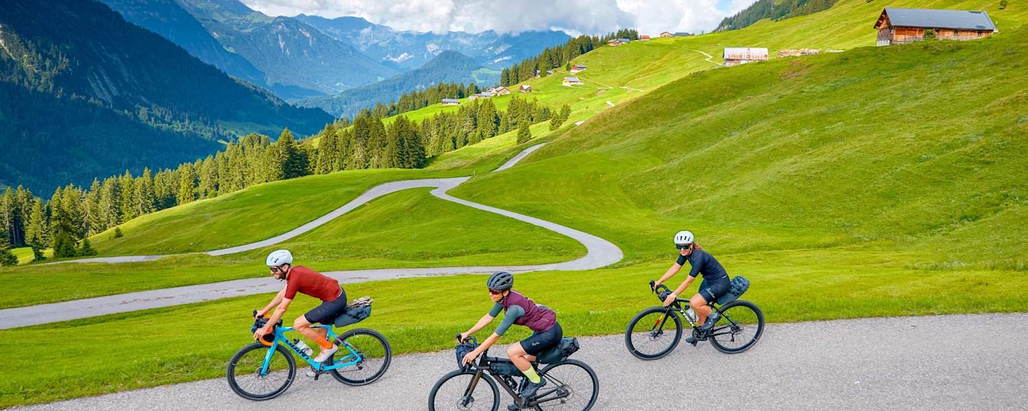 Radfahrer auf der Bergstraße.