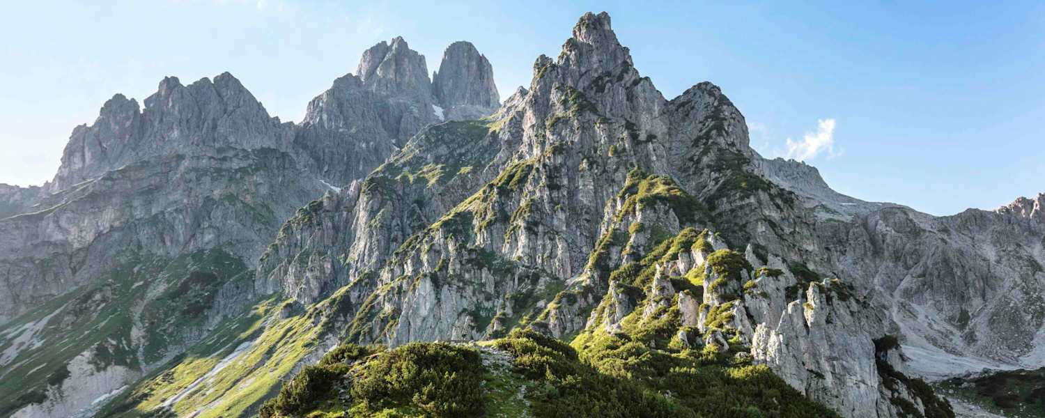 Die Bischofsmütze mit ihrem Doppelgipfel