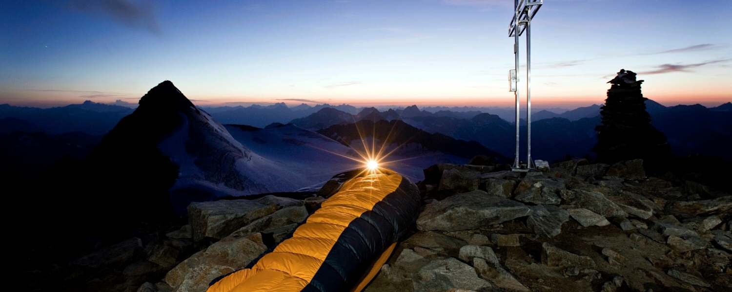 Biwak am Gipfel des Wilden Pfaffs in den Stubaier Alpen in Tirol