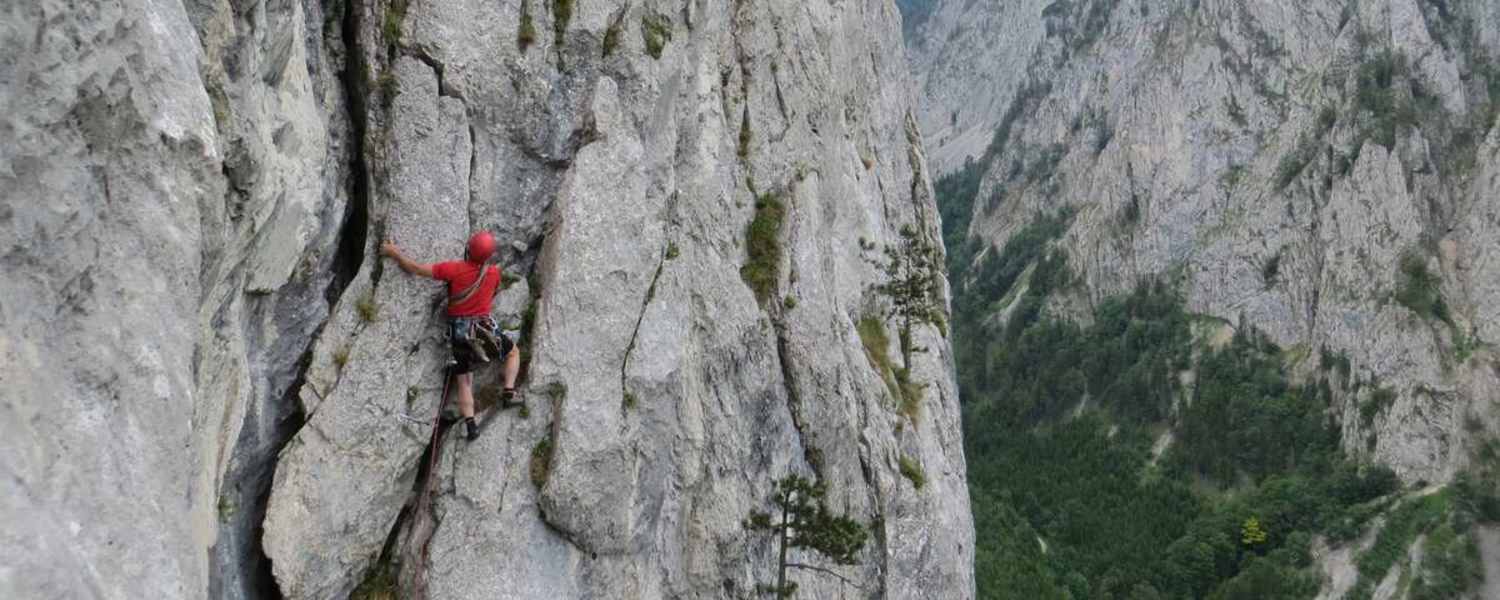 Luftige Kletterei in der Blechmauer