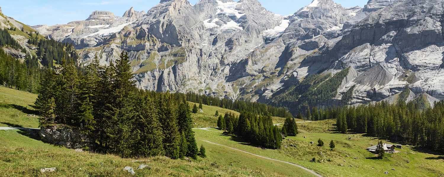 Tolle Bergpanorama im Sonnenschein.