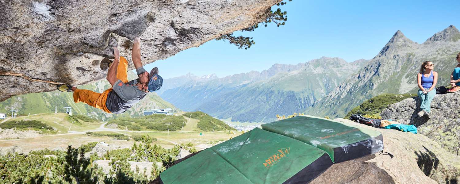 Bernd beim Bouldern im Silvapark