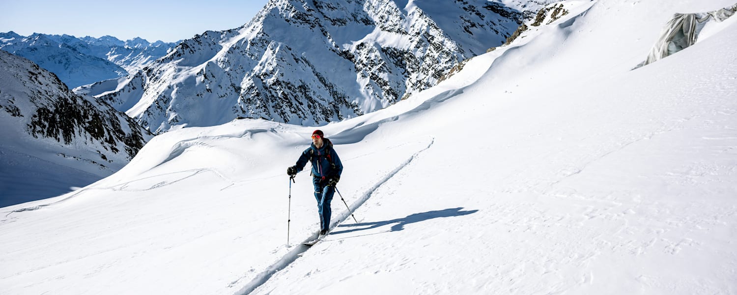 Skitourengeher Stubaier Gletscher