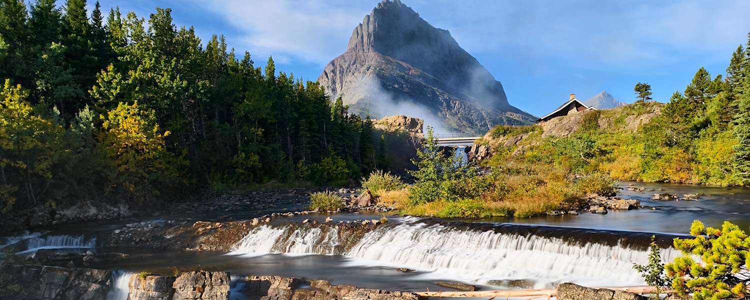 Fluss und Felsen, Wald und Berg – eine Landschaft in Bewegung und Ruhe zugleich.