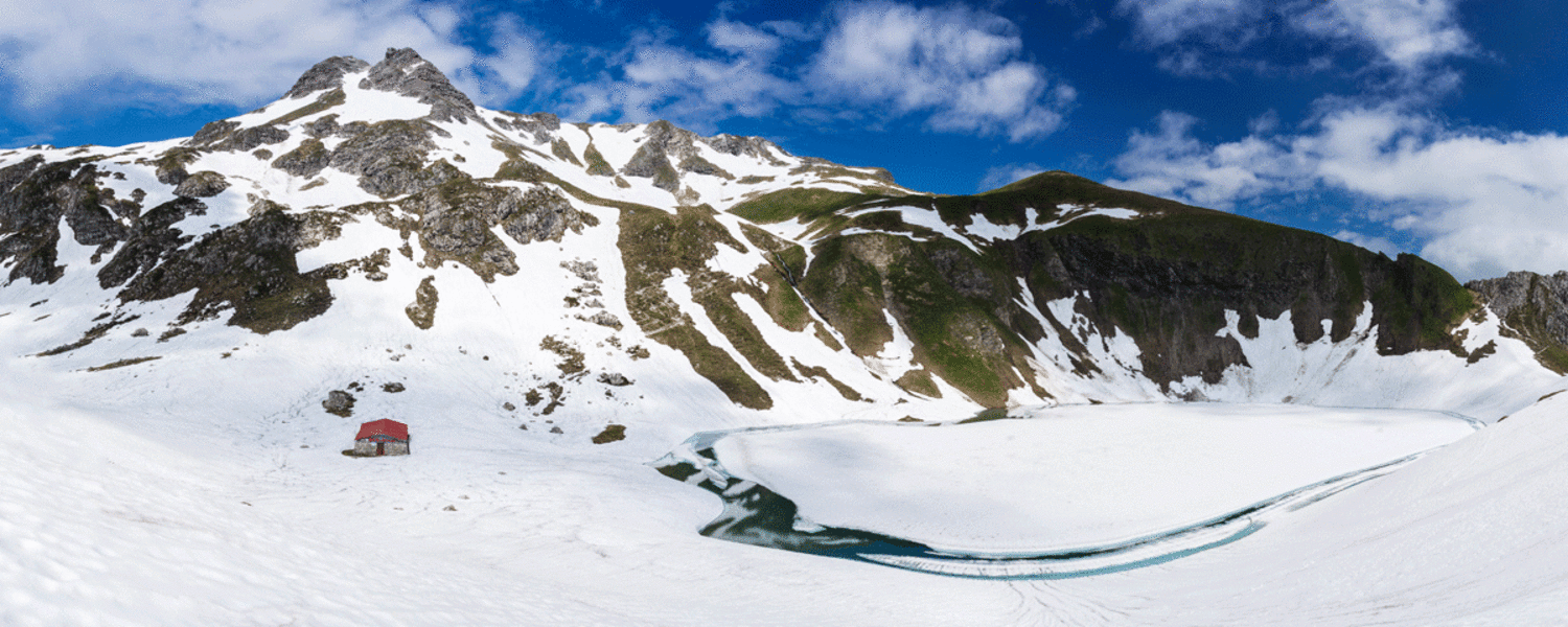 Gerade im Frühjahr ist die Skitour auf den Großen Daumen (2.280 m) lohnenswert