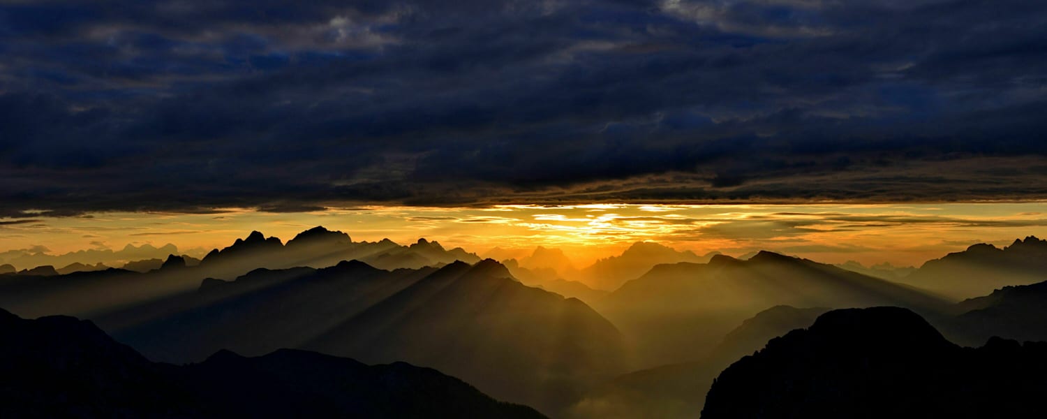 Lichtspiele über den Dolomiten in Südtirol