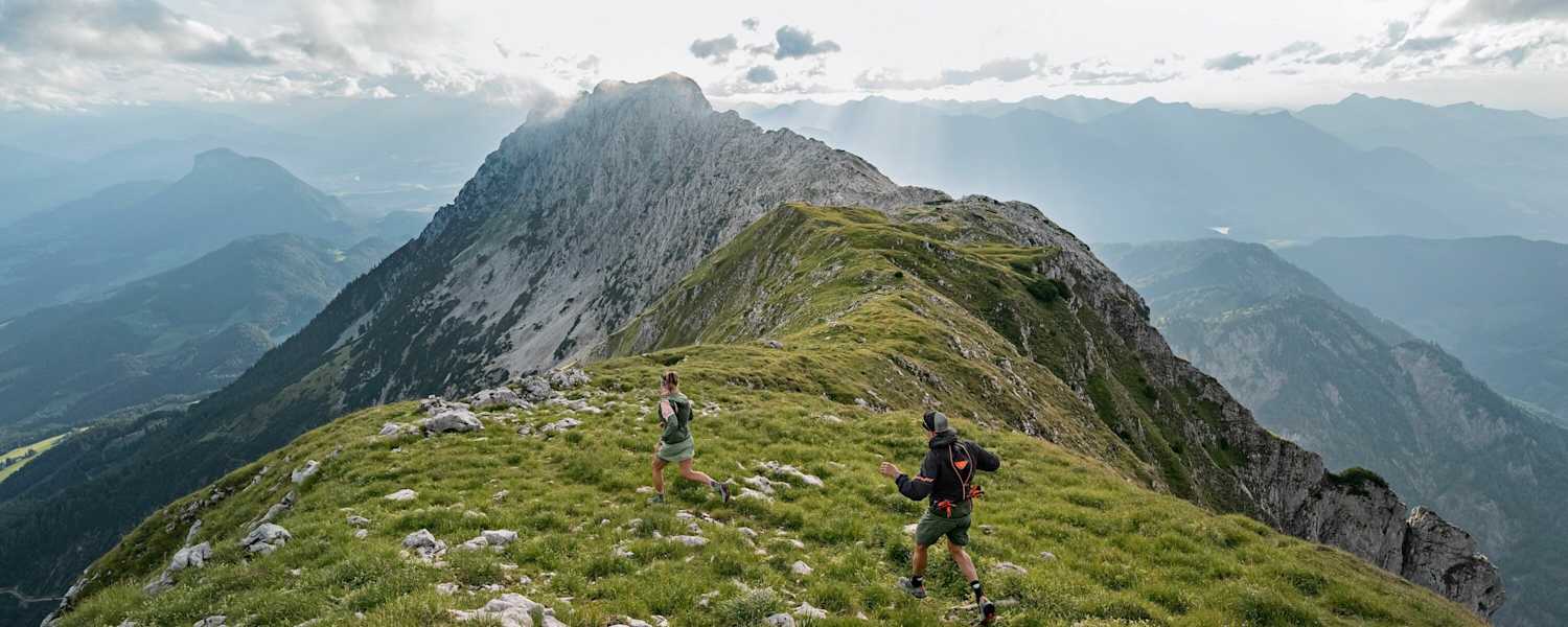 Mit der richtigen Vorbereitung können auch Laufanfänger bei einem Trailrunning-Wettkampf mitmachen.
