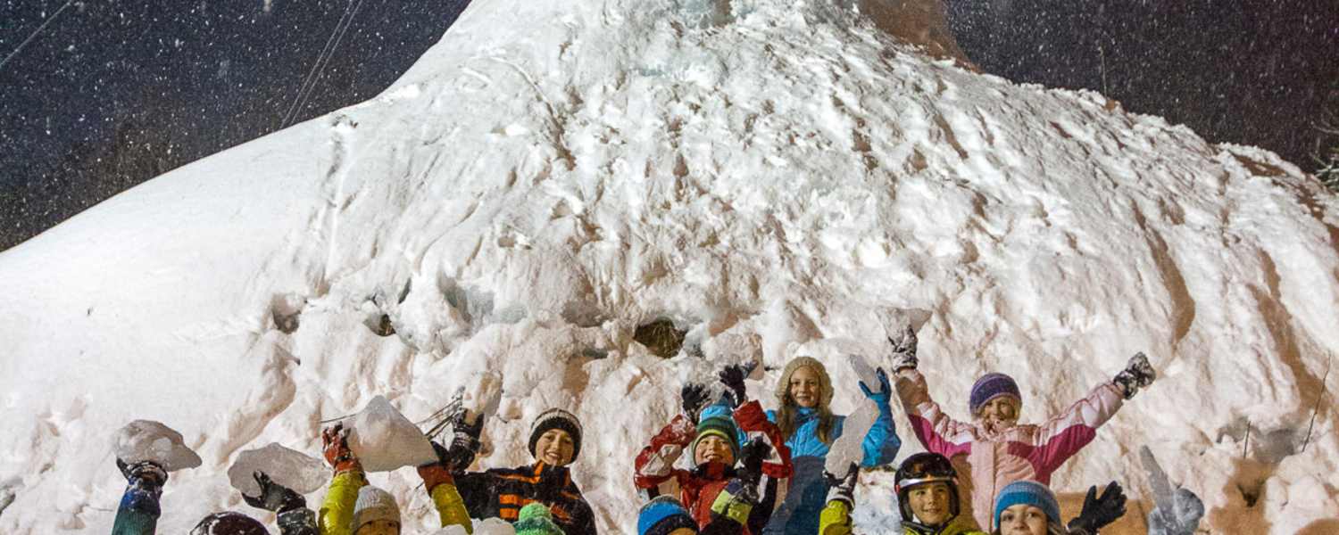 Eisklettern mit Kindern: Am Obergaisberg in den Kitzbüheler Alpen in Tirol