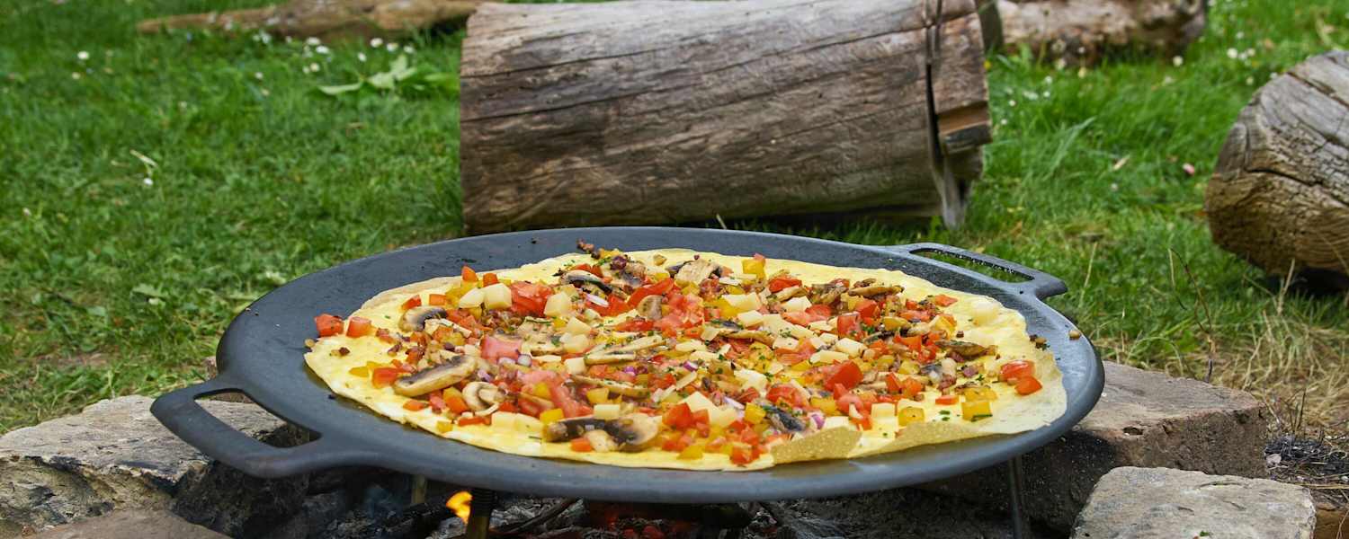 Outdoor-Küche: Frittata aus Feuerschale