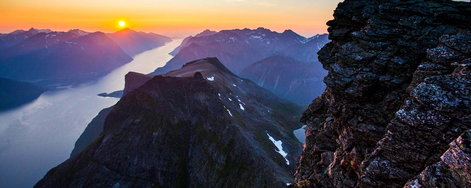 Wandern Klettersteig Fjord Norwegen Bergwelten