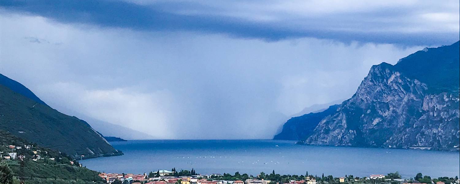 Blick auf Torbole und den Gardasee.