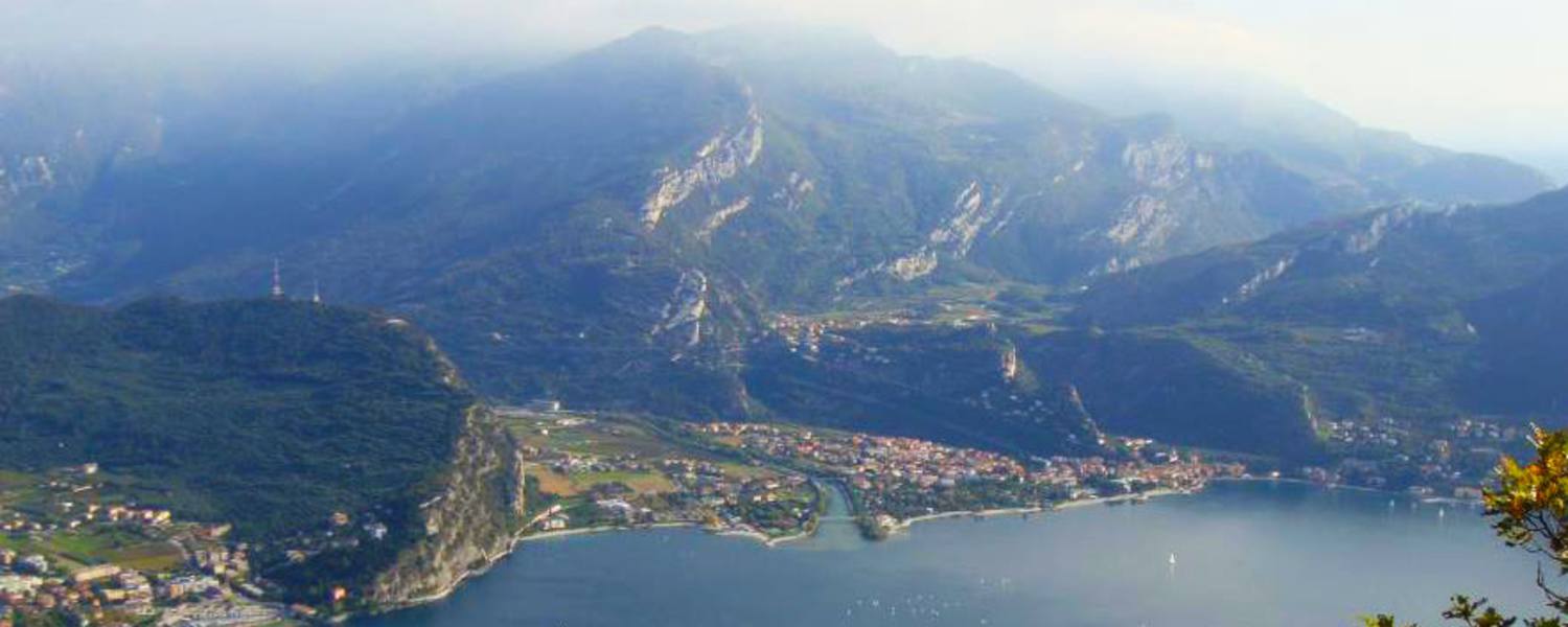Cima Rocca: Blick über Gardasee und Torbole