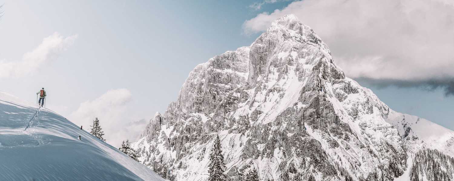 Skitourengeher im Gesäuse in der Steiermark