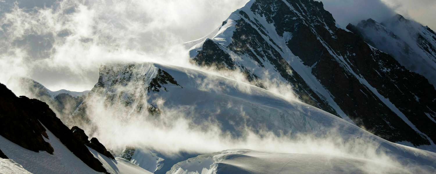 Gross Fiescherhorn in den Berner Alpen an der Grenze zum Wallis