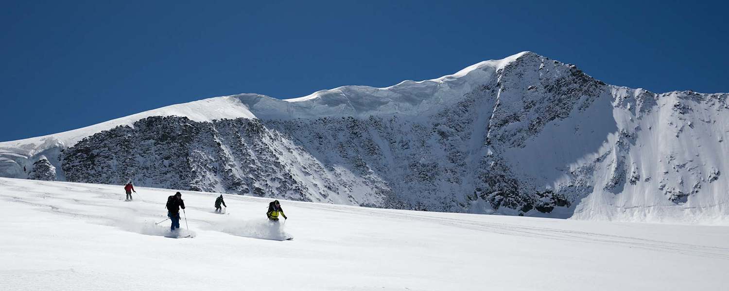 Den Powder bei der Abfahrt genießen