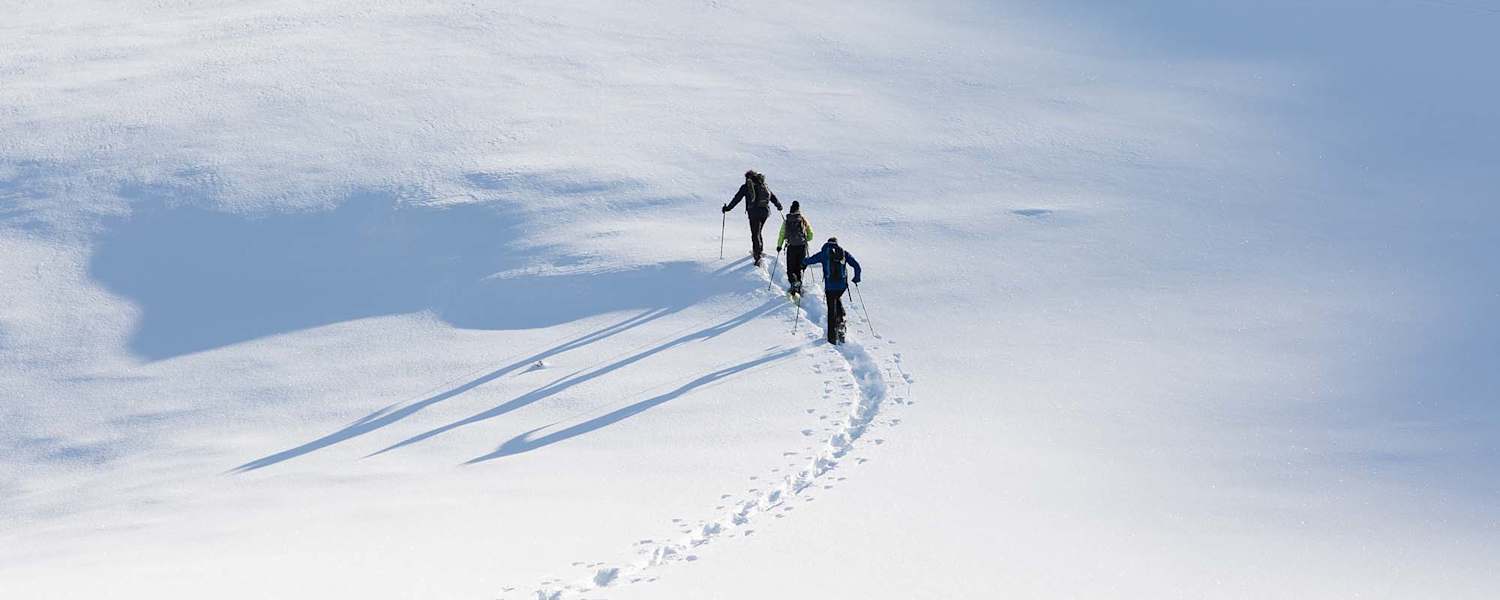 Die Skitourengruppe beim Aufstieg.