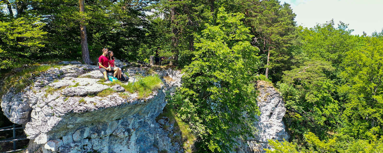 Einer der interessantesten Punkte entlang des Albsteiges - der Hangende Stein.