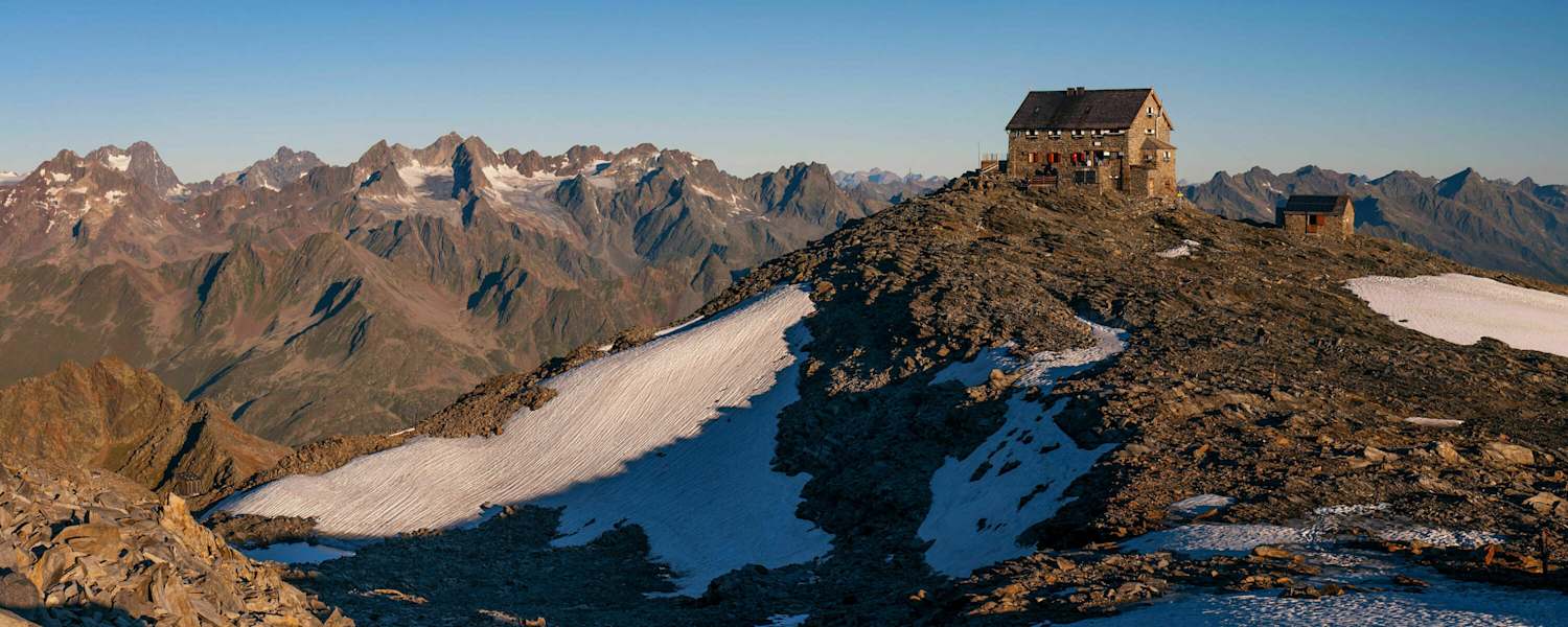 Hochstubaihütte in den Ötztaler Alpen in Tirol