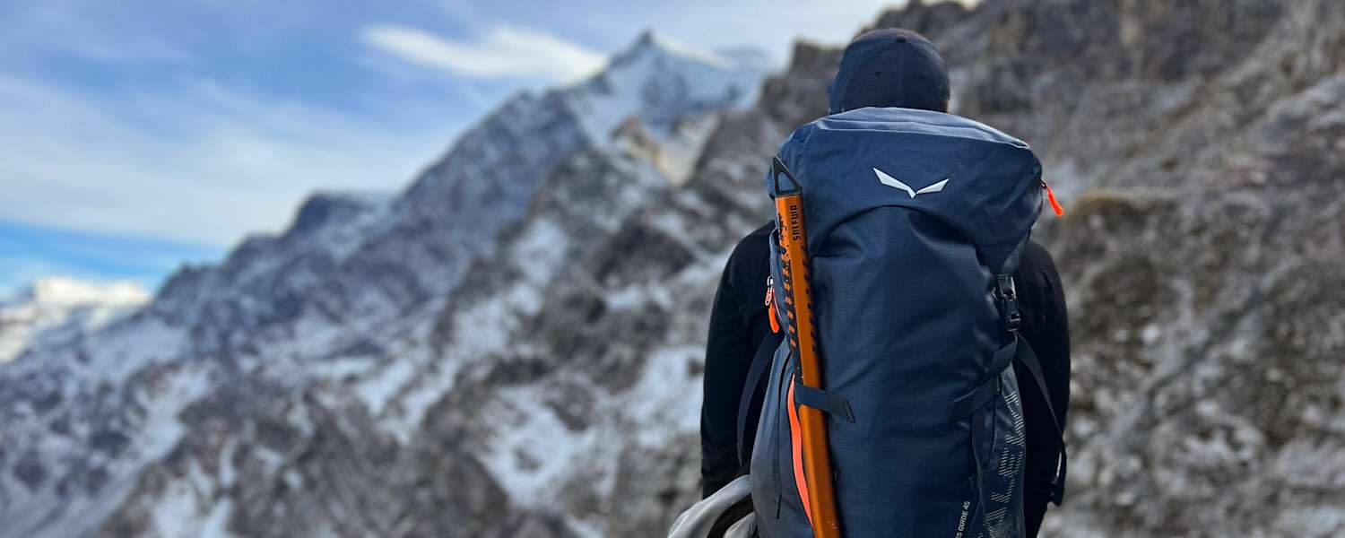 Bergwelten-Redakteur Daniel Kubera am Weg auf den Ortler