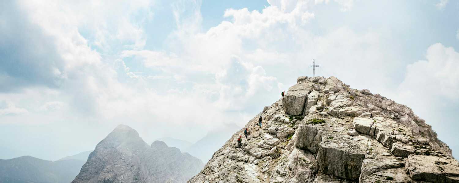 Auf den letzten Metern zum Gipfel des Hochtor (2.369 m)