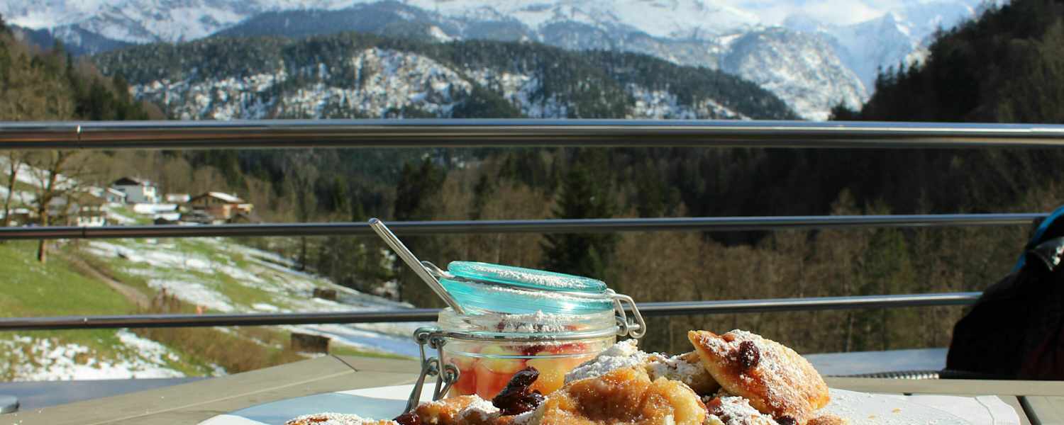 Graseck: Kaiserschmarrn vor Wettersteingebirge