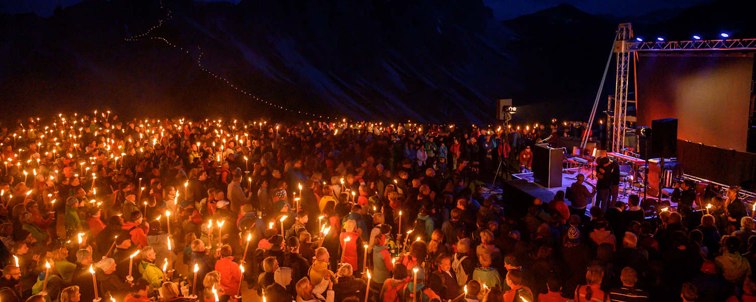 Ein Lichtermeer für David Lama