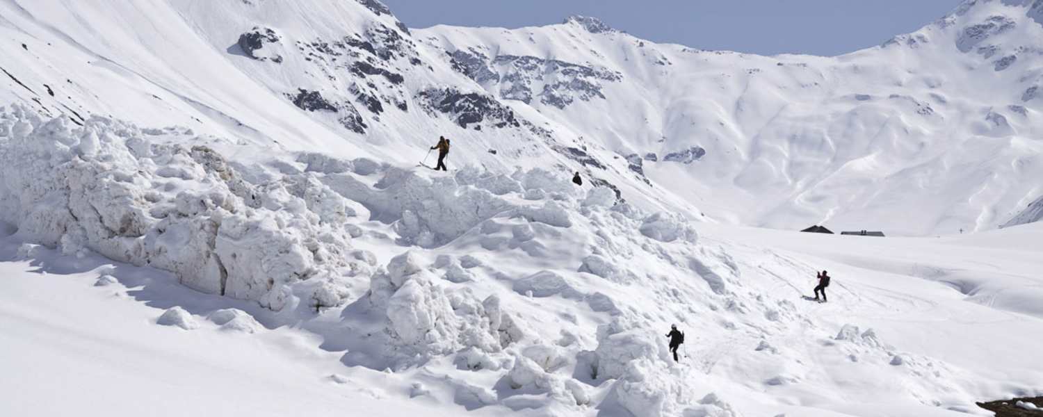 Die Lawinengefahr im Frühjahr stellt eine überaus komplexe Situation dar, in welcher die zeitliche Komponente eine entscheidende Rolle spielt