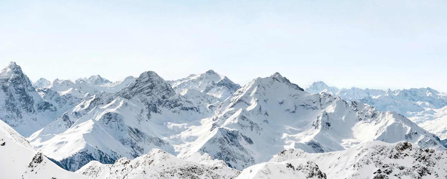 Ausblick auf die Alpenlandschaft.