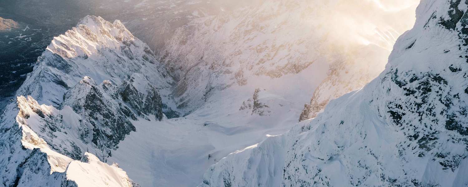 Blick von der Zugspitze ins Höllental