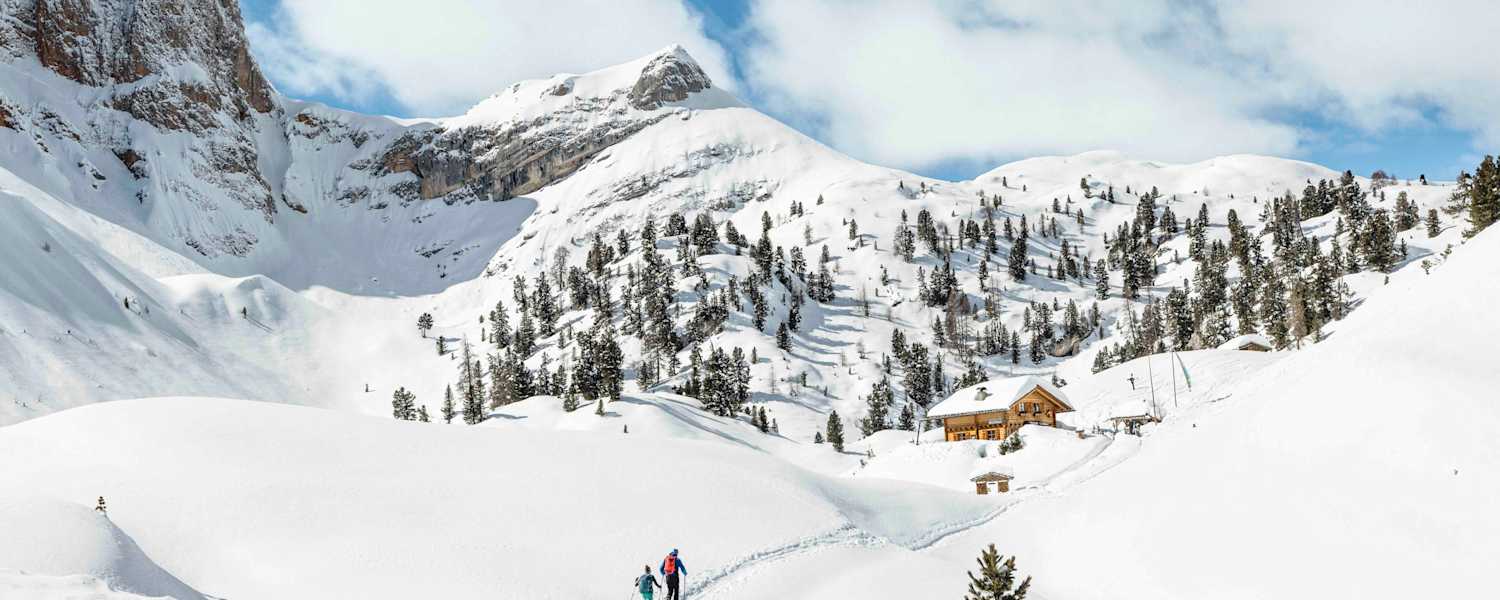 Die Rossalm am Fuße der Roten Wand in den Dolomiten