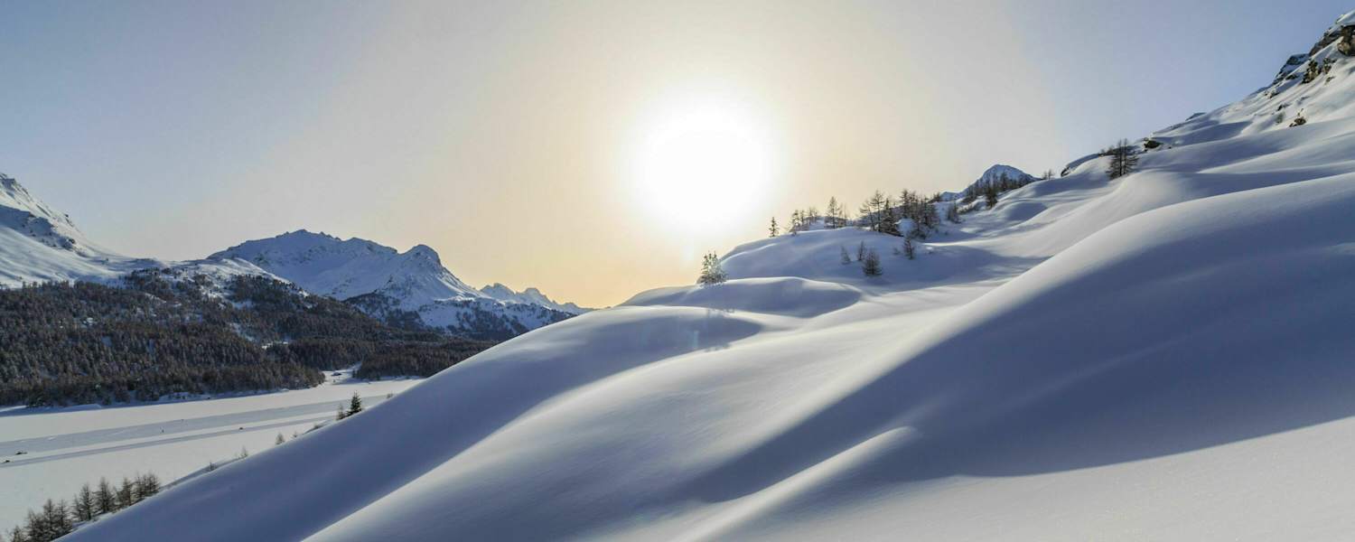 Winter in Maloja zwischen Oberengadin und Bergell in Graubünden