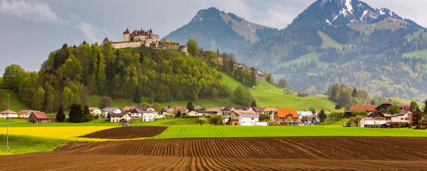 Die landschaftliche Aussicht während der Käsewanderung rund um Gruyères im Knton Freiburg