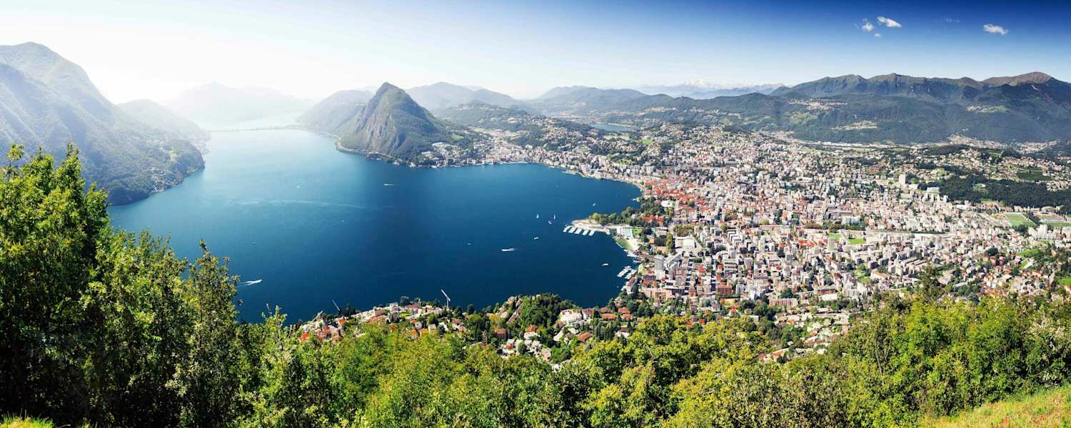 Frühling im Tessin: Blick auf die Bucht von Lugano vom Monte Brè (925 m) aus