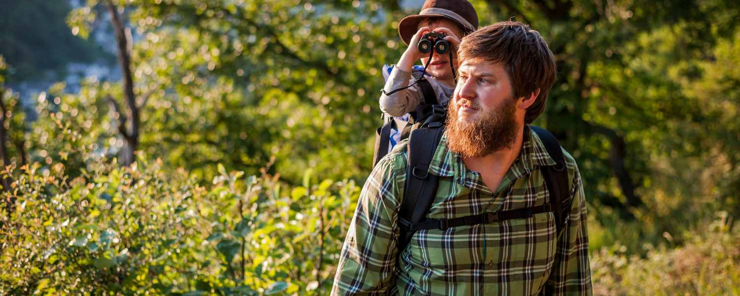 Vater und Sohn wandern