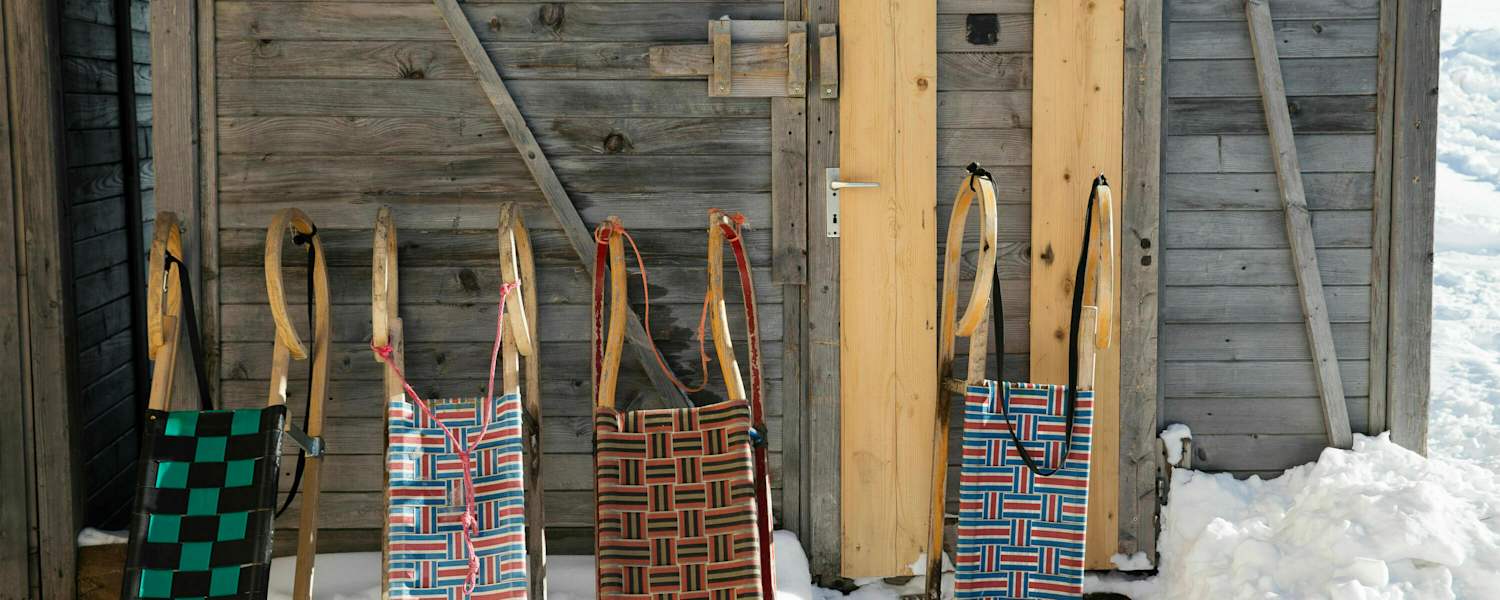 Volksskport in Tirol: Mit der Rodel ins Tal hinab rauschen