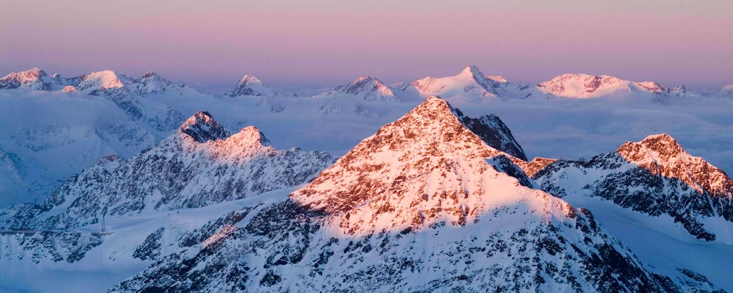 Das Zuckerhütl bei Sonnenaufgang