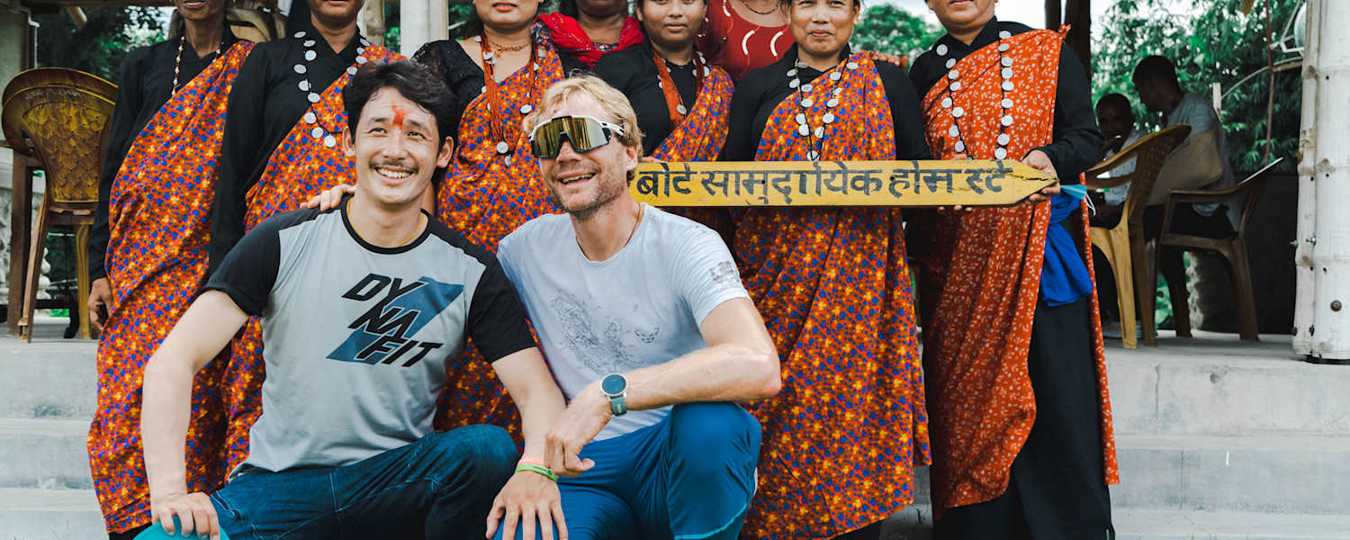 Prakash Sherpa und Benedikt Böhm im Chitwan Nationalpark in Nepal