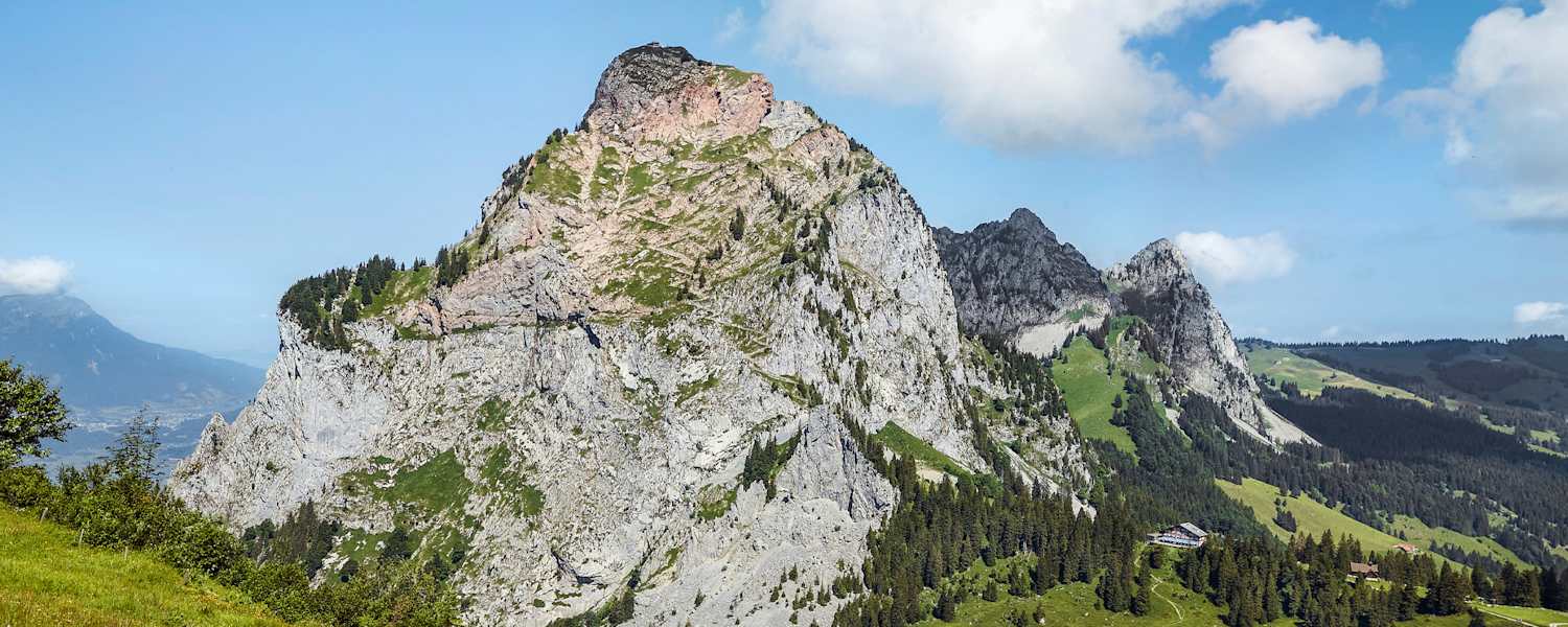Der Mythen bei wunderschönem Sonnenschein.