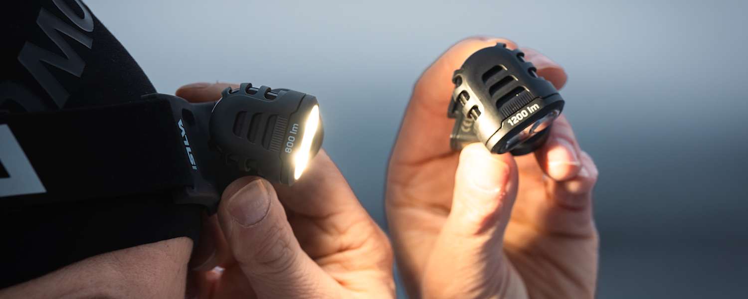 stirnlampe von slva closeup am kopf